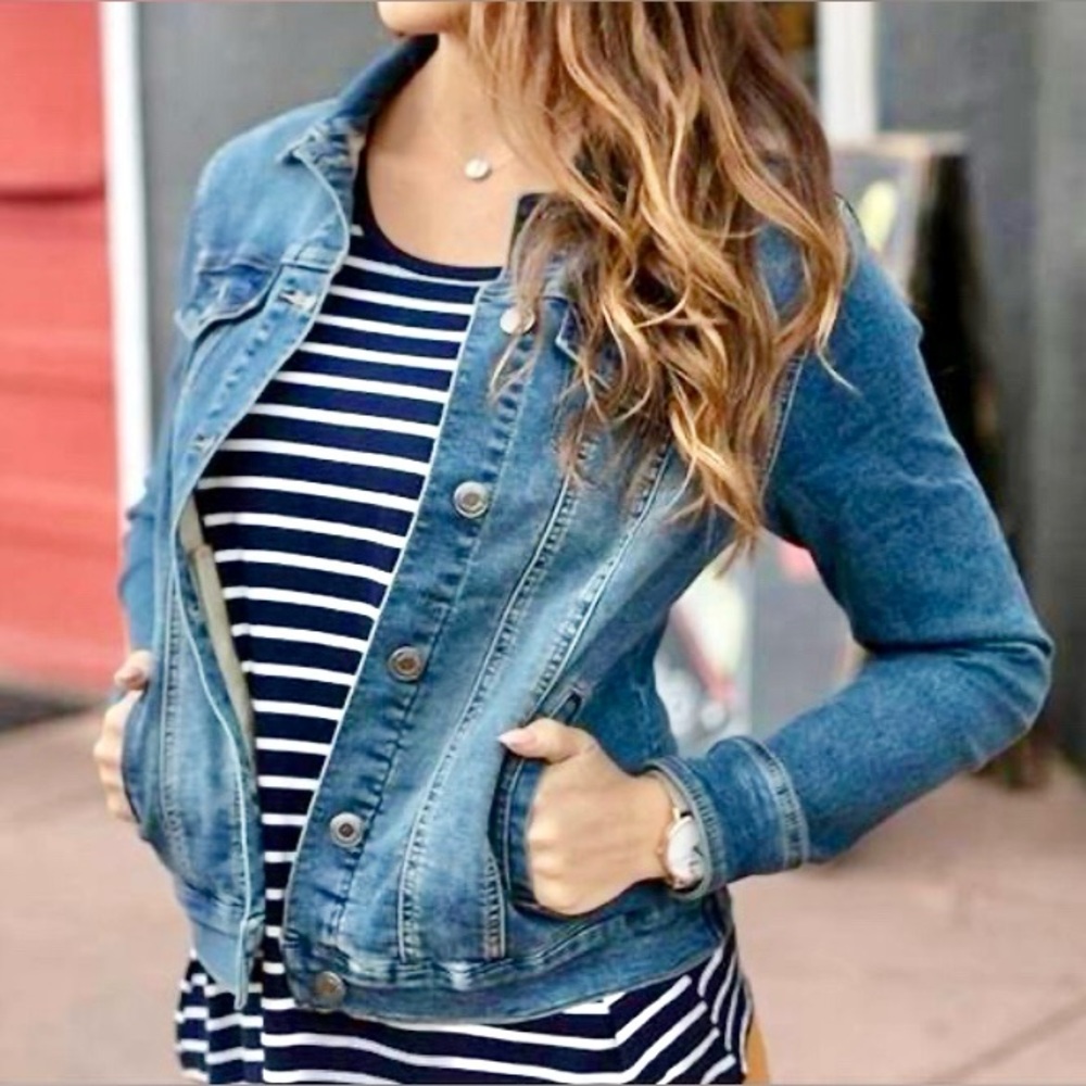 Grace & Lace Medium Ultimate Denim Jacket in Light/Mid-Wash